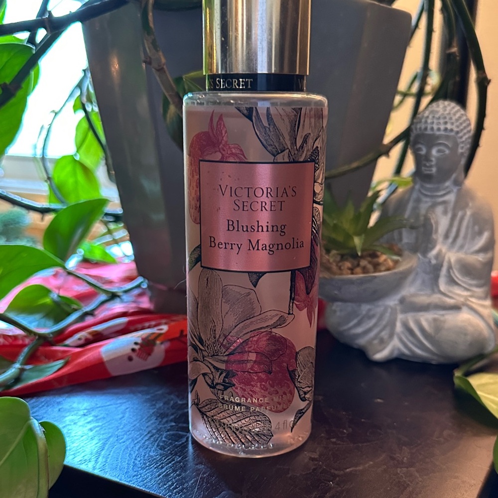 Victoria's Secret Blushing Berry Magnolia Mist - Pink Floral 8.4oz